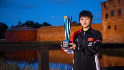 恭喜！中国女乒又一13岁小魔王崛起：新版孙颖莎又萌又能打